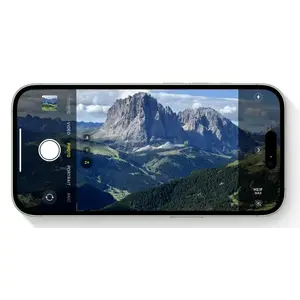 Pilnīgi jauna 48MP galvenā kamera. Lai radītu satriecošas, smaidus raisošas fotogrāfijas.