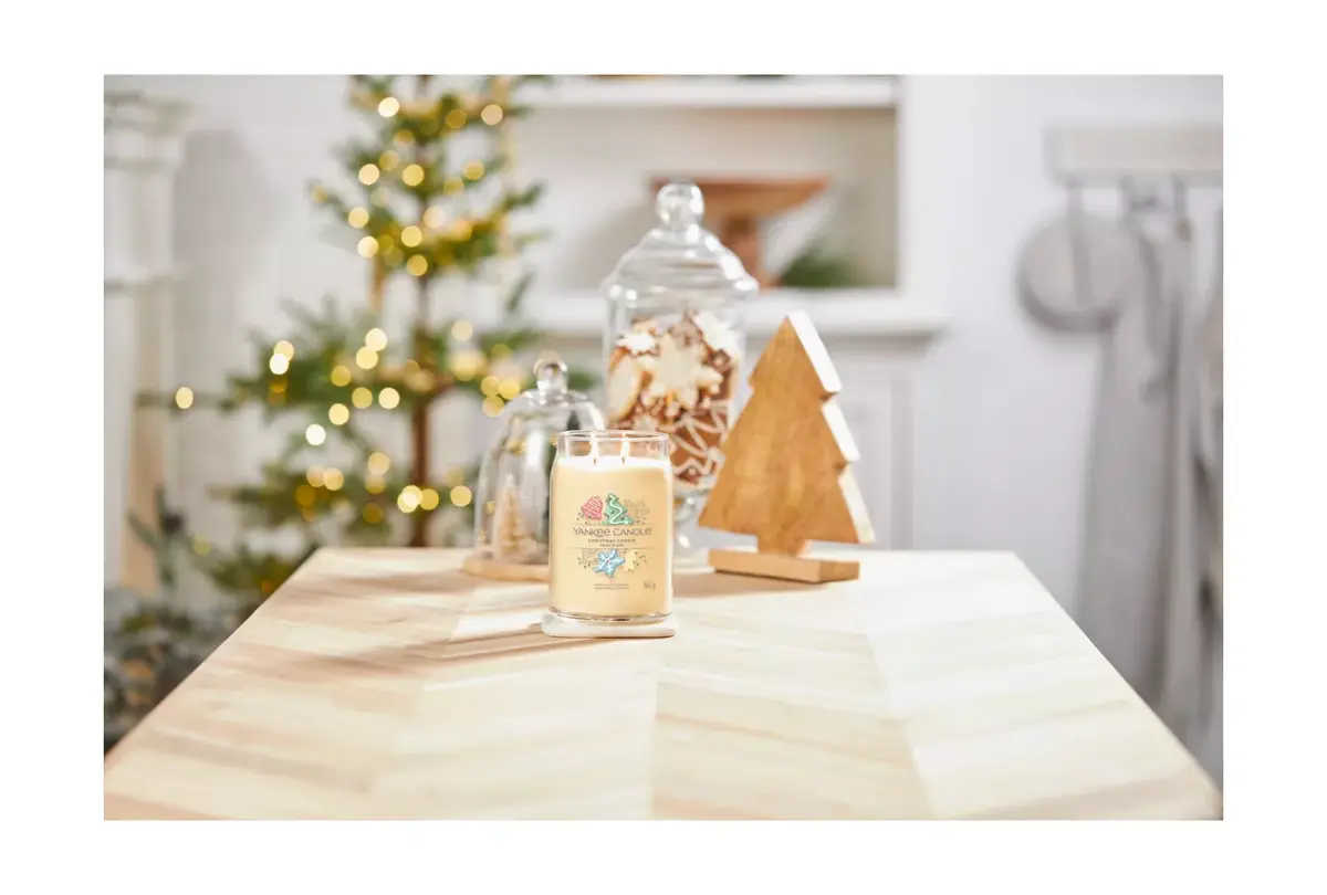 Vaska svece Yankee Candle Signature Vanilija Dzeltena Photo 2