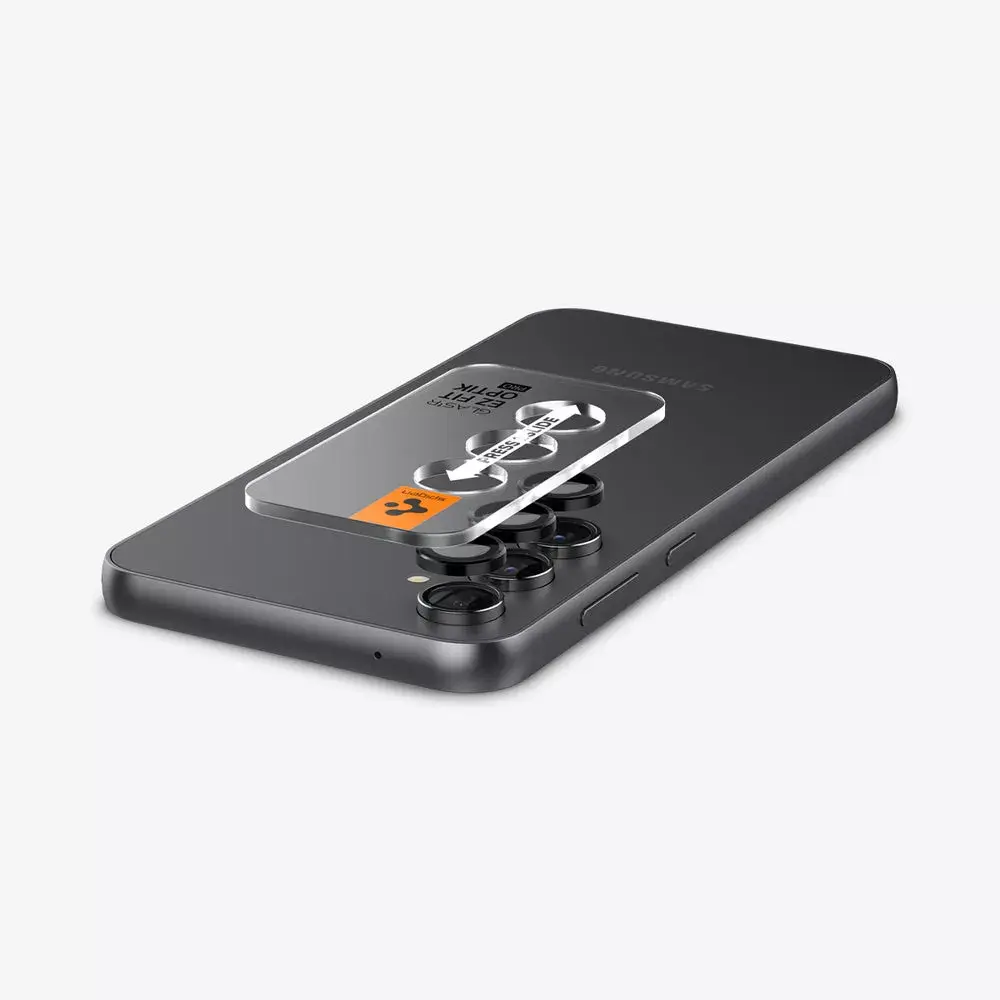 Защитное стекло Spigen AGL06987 Photo 6