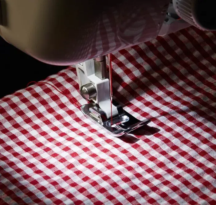 Brother AZ17 portable sewing machine — 17 stitches Photo 7