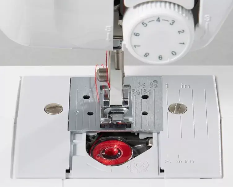 Brother AZ14 mechanical sewing machine Photo 3