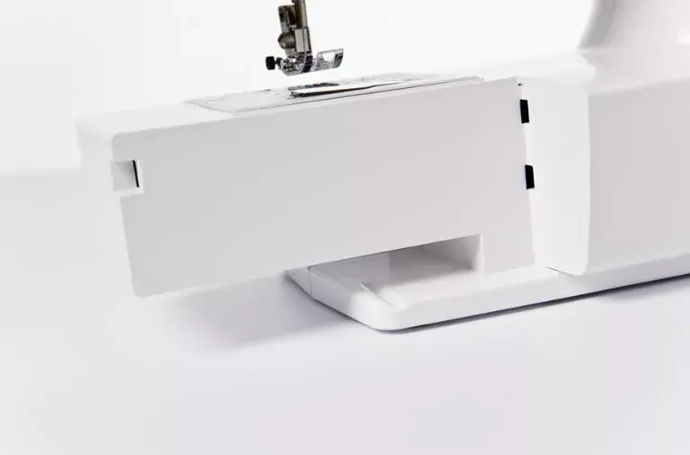 Brother AZ14 mechanical sewing machine Photo 6