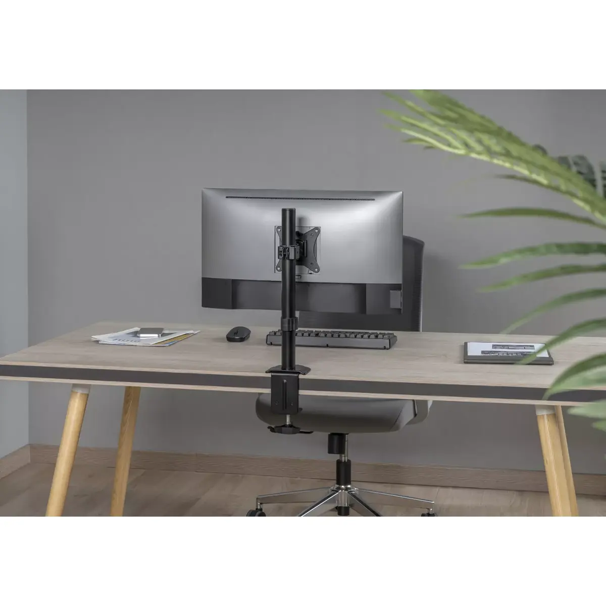 Gembird MA-D1-02 monitora statīvs 17"–32" Photo 9