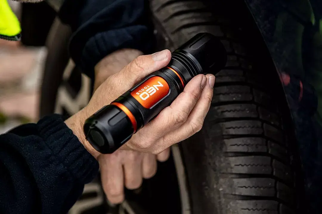 Фонарь NEO tools 99-036 Photo 2
