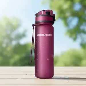 Filtrējoša pudele Aquaphor City 500 ml, ķiršu sarkana — pārnēsājama pudele ar maināmu 150 L filtru