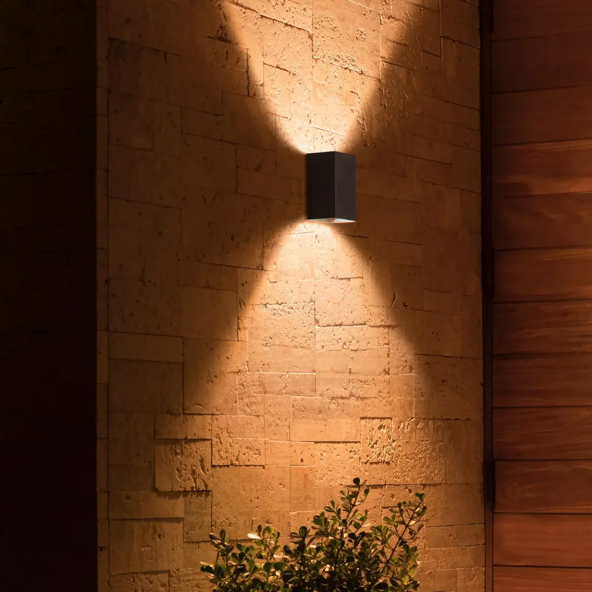 Outdoor wall lighting Philips Hue Resonate Photo 3
