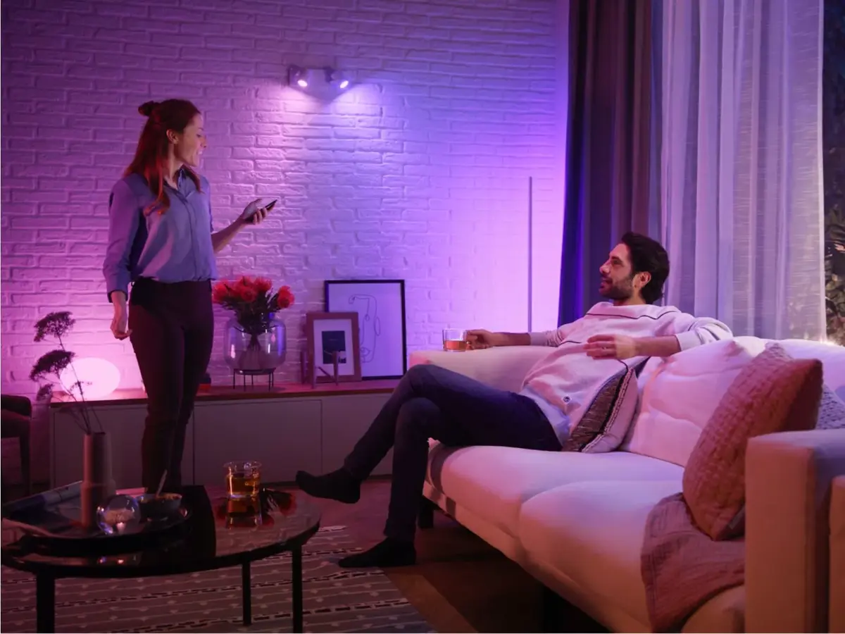 Philips Hue White & colour ambience MR16 smart spot Photo 11