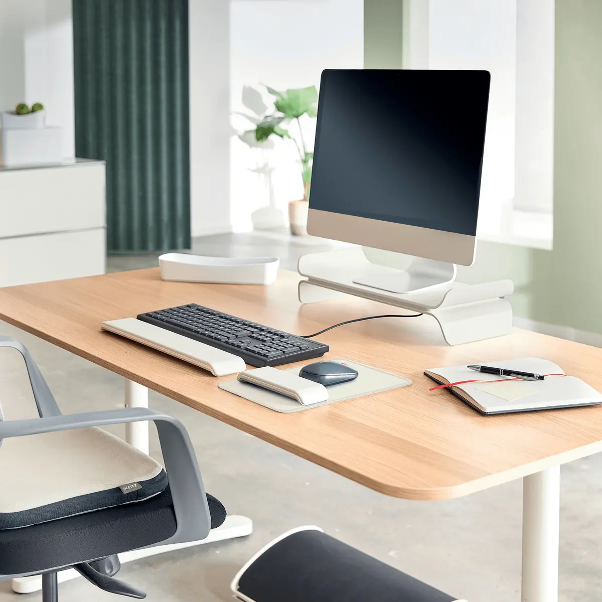 Leitz Ergo Mouse Pad with Adjustable Wrist Rest Photo 3
