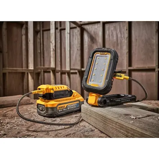 Фонарь DeWALT DCL182-XJ Photo 4