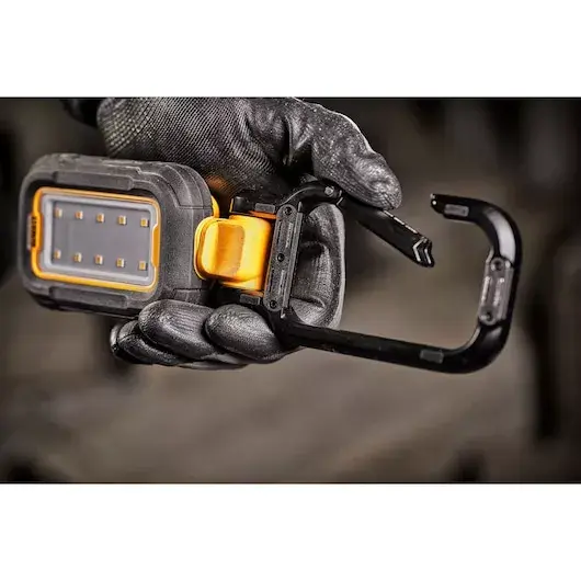 Фонарь DeWALT DCL182-XJ Photo 6