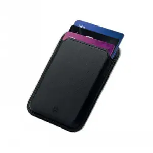 Магнитный тонкий кошелёк Celly MAGWALLETBK — совместимый с MagSafe держатель карт для iPhone, чёрный