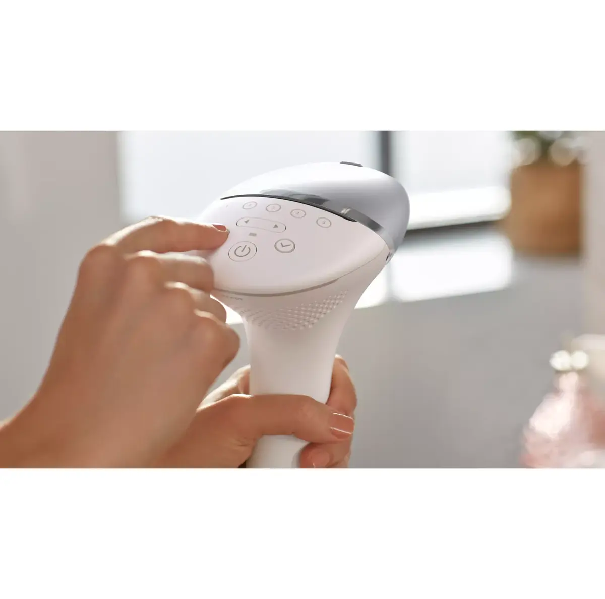 Устройство для удаления волос IPL Philips Lumea Prestige BRI940/00 Photo 3