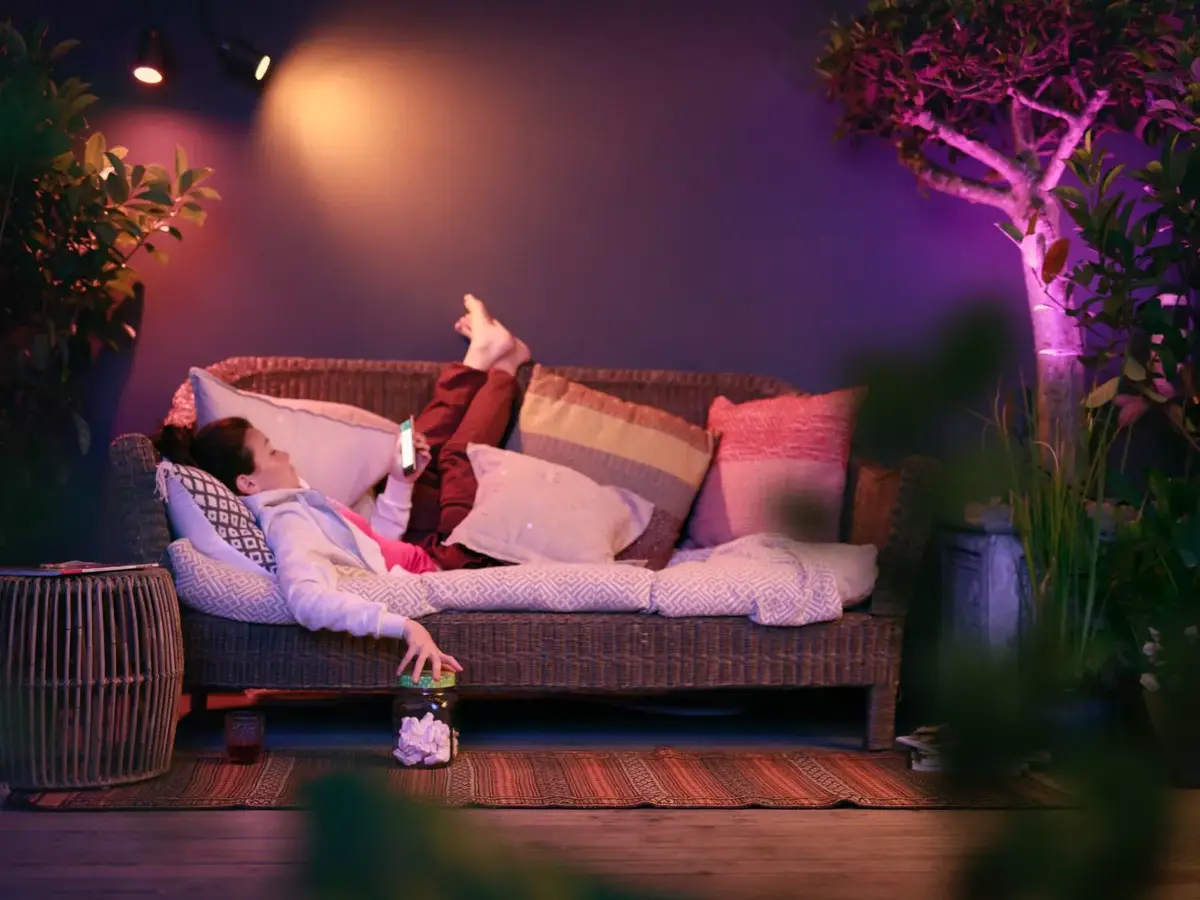 Viedais piekārtais apgaismojums Philips Hue White and colour ambience Lily Outdoor spot light 1742830P7 Photo 6
