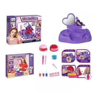 Nail decorating set