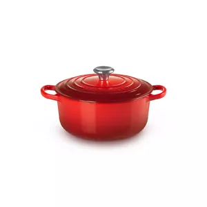 Le Creuset Signature Round Casserole 3.3L Red