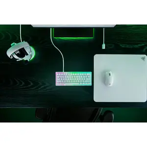 Клавиатура Razer RZ03-04990100-R3M1 — 60% проводная игровая, USB, QWERTY UK International, оптические переключатели, RGB, белая