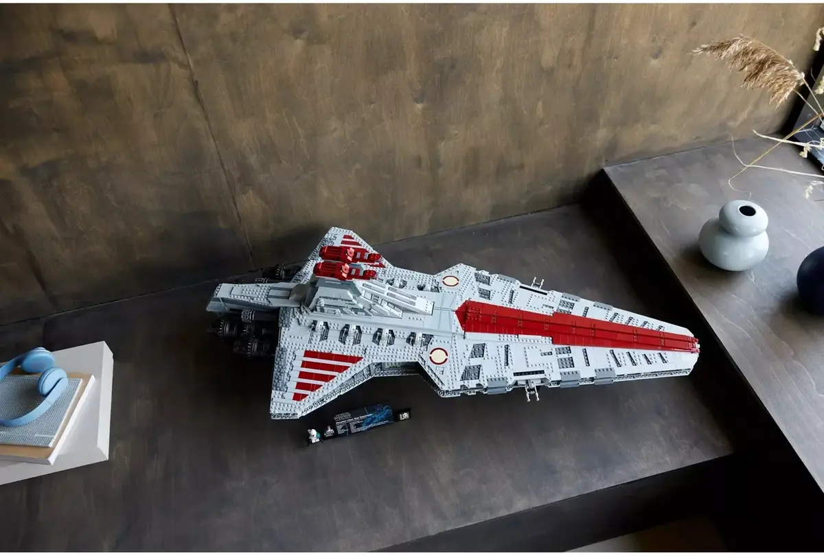 LEGO Star Wars Venator Class Attack Cruiser 75367 Photo 8