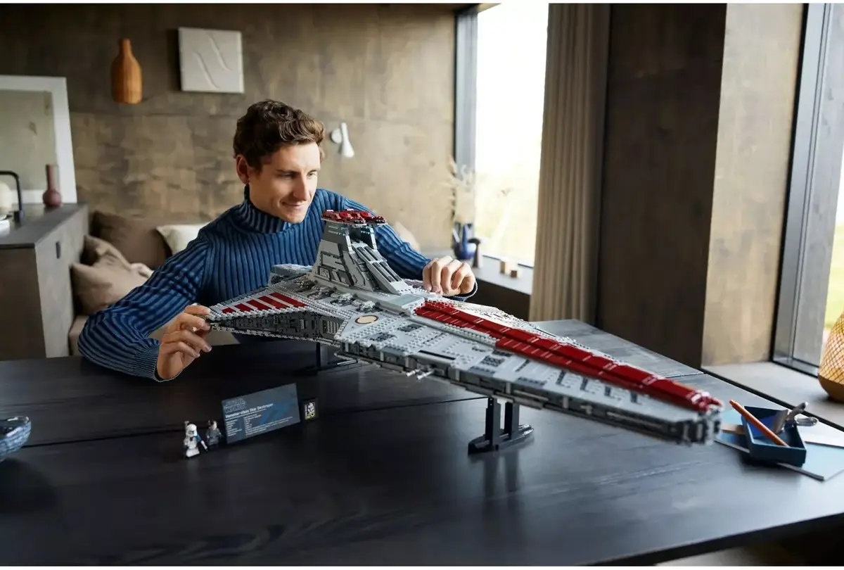 LEGO Star Wars Venator Class Attack Cruiser 75367 Photo 13