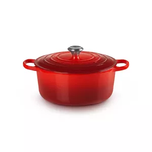 Le Creuset Signature Round Casserole 6.7L Red 28cm
