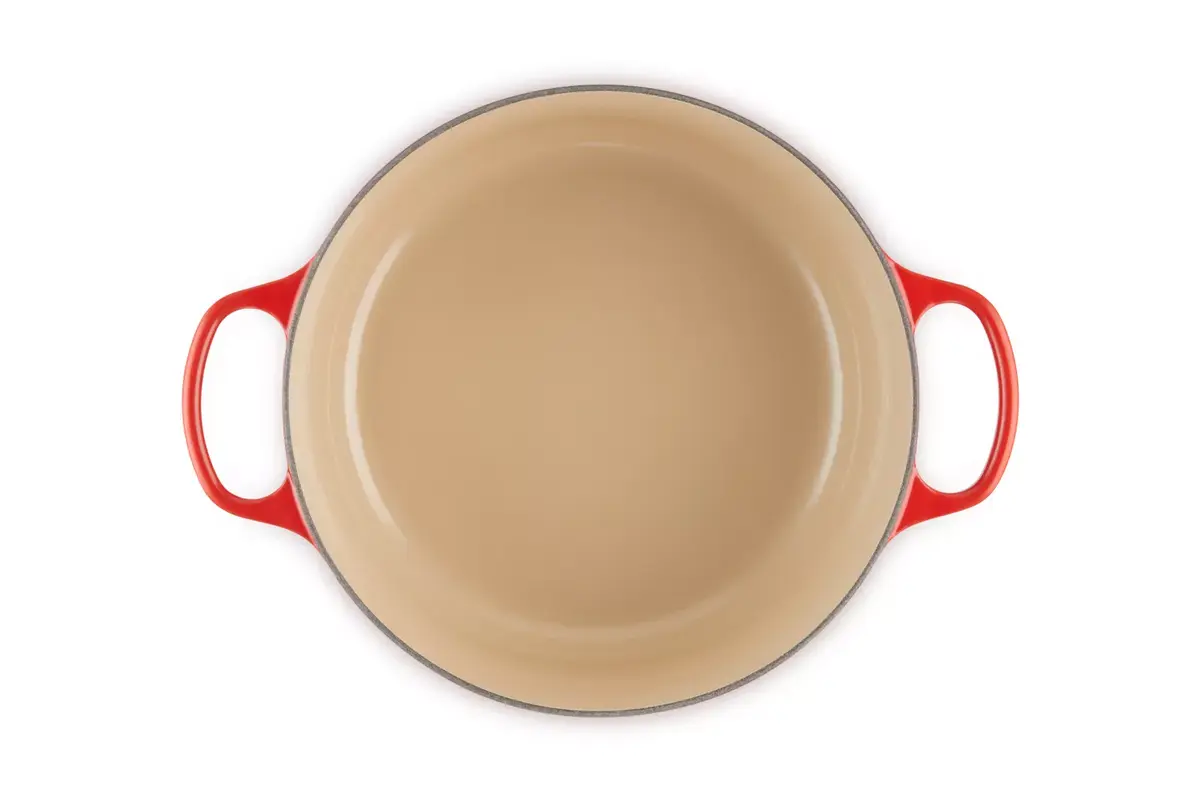 Le Creuset Signature Round Casserole 6.7L Red Photo 5