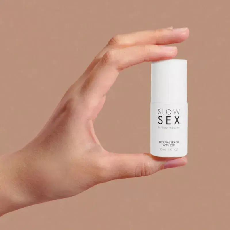 Massage oil BIJOUX SLOW SEX 30 ml with CBD Photo 3