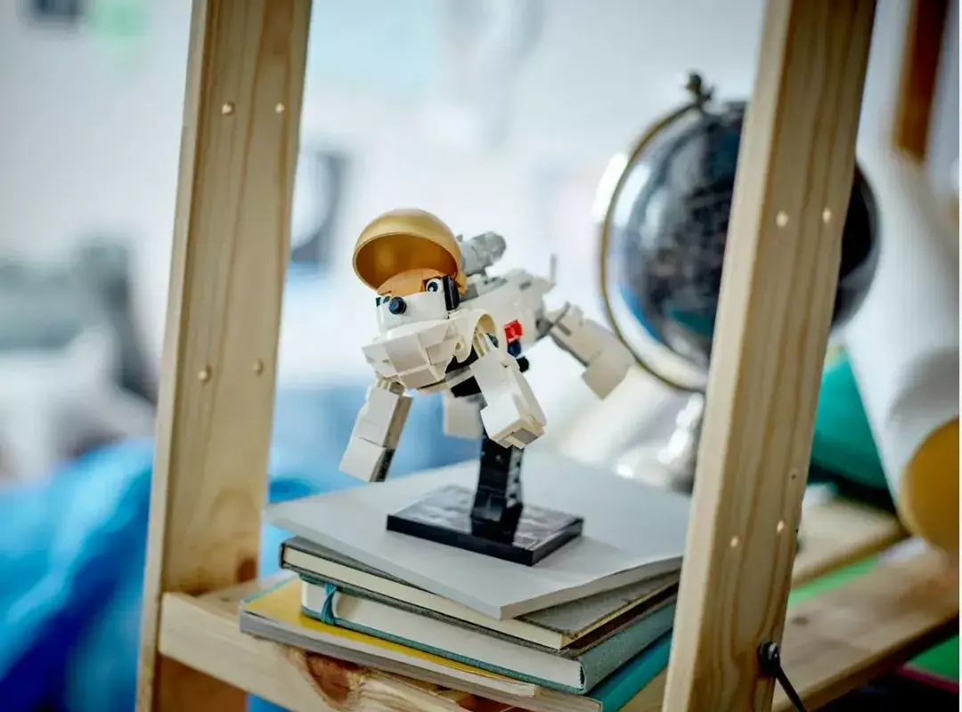 LEGO Creator 3-в-1 31152 Астронавт в космосе Photo 2