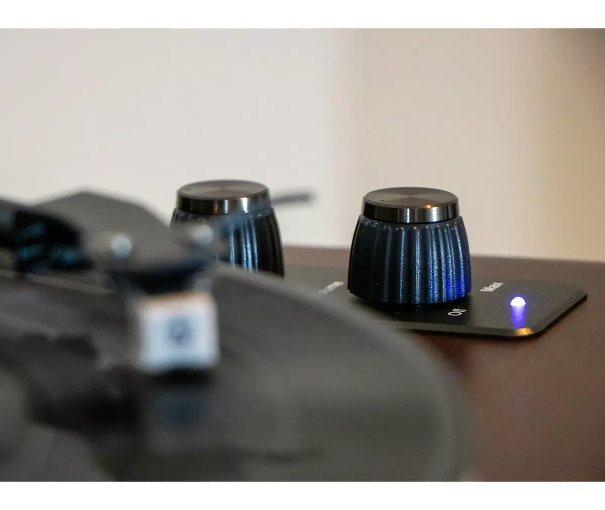 Проигрыватель винила Lenco LS-470WA с Bluetooth Photo 19