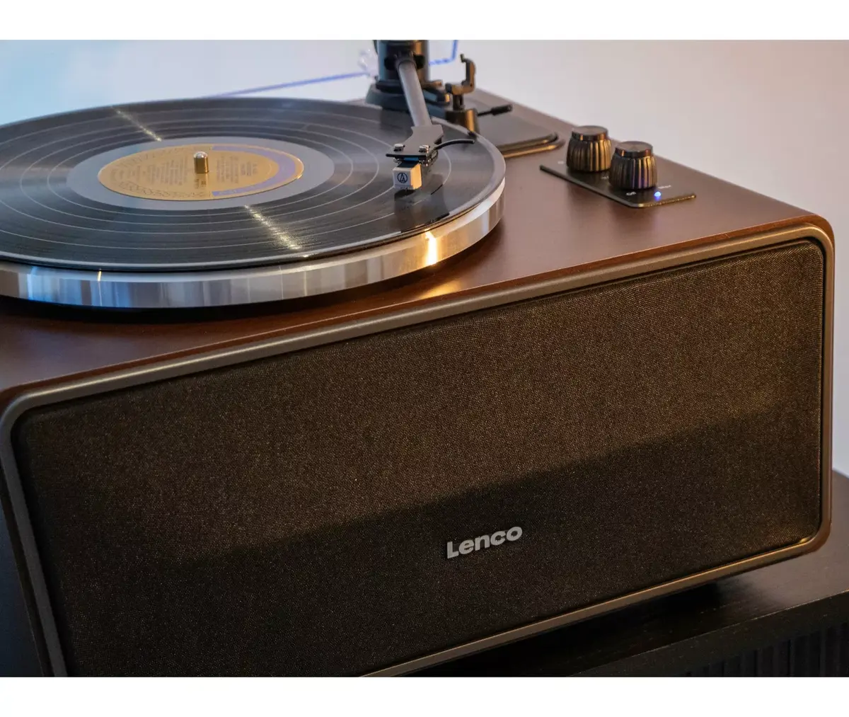Проигрыватель винила Lenco LS-470WA с Bluetooth Photo 22