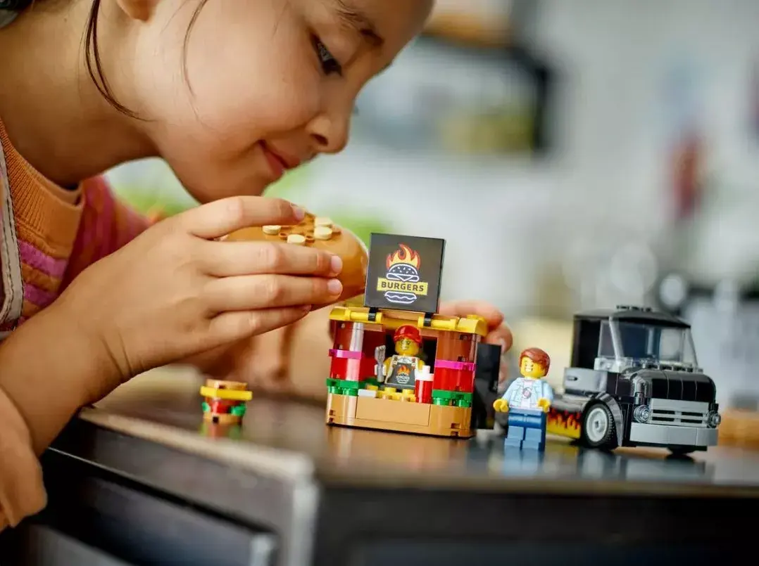 LEGO CITY 60404 Burger Truck — 194 detaļas Photo 3
