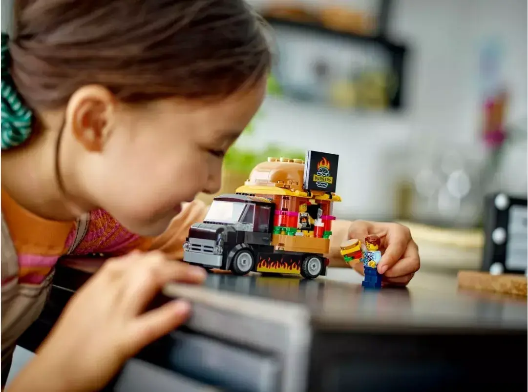 LEGO CITY 60404 Burger Truck — 194 detaļas Photo 4