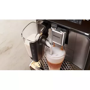 Silky-smooth froth with LatteGo for various types of milk