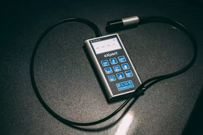 Krāsas biezuma mērītājs Blue Technology eXpert E-12-S-AL Photo 2