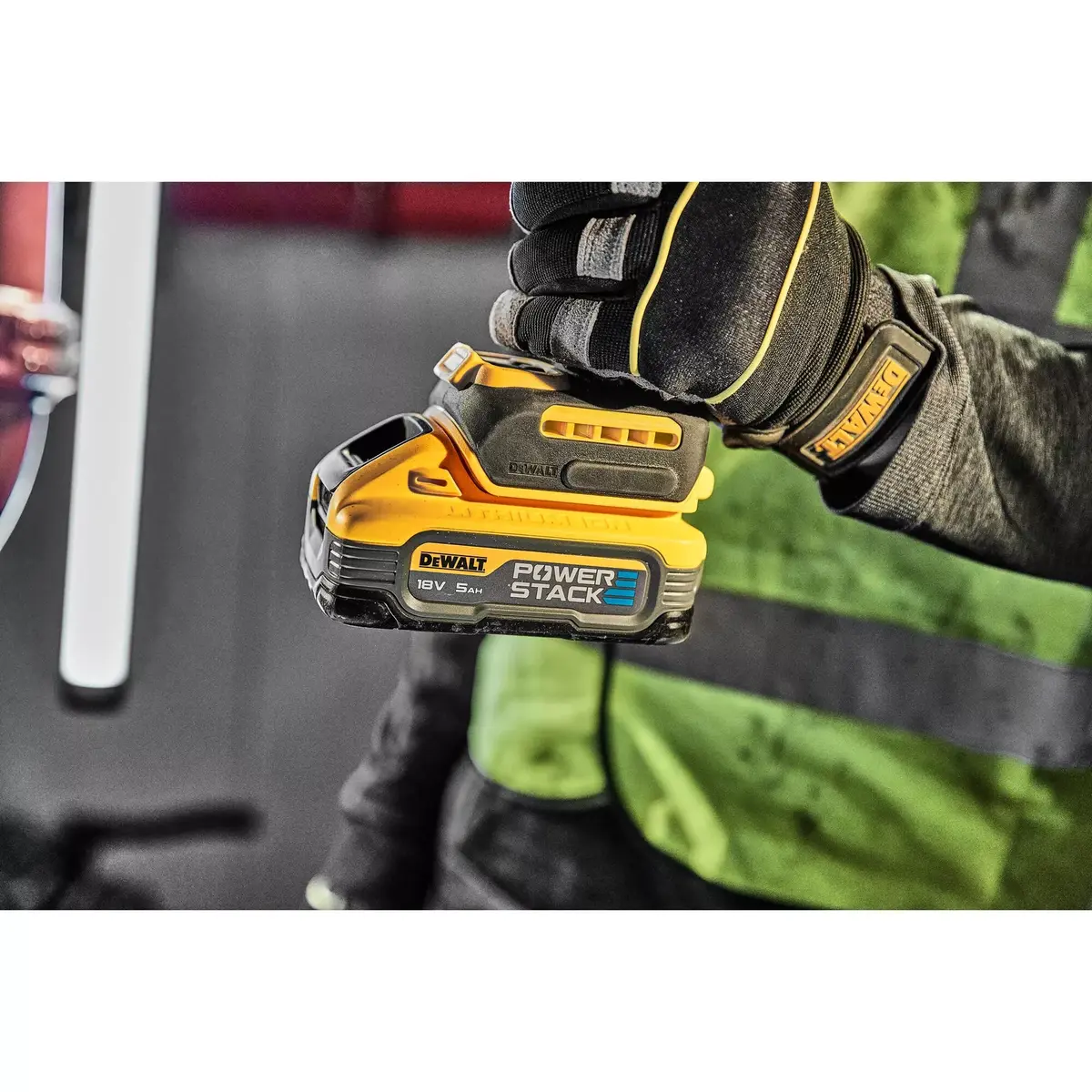 Cordless tool battery charger DeWALT DCBP518H2 Photo 11