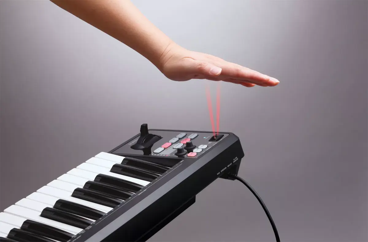 MIDI клавиатура Roland A-49 Photo 6