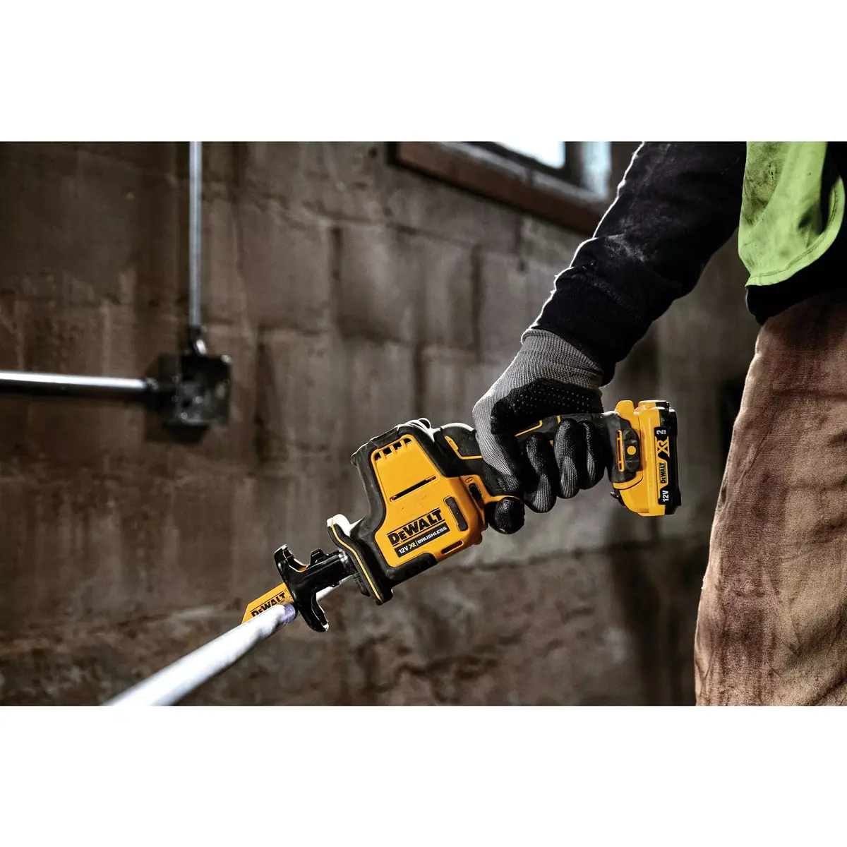 DeWalt DCS312N-XJ Reciprocating Saw Photo 3