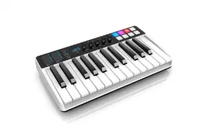 IK Multimedia iRig Keys I/O 25 MIDI-контроллер с 25 клавишами и встроенным аудиоинтерфейсом