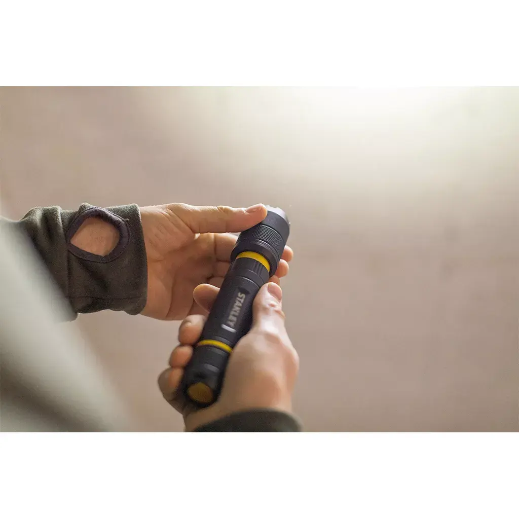 Ручной фонарик Stanley FATMAX 350 LM AAA Photo 7