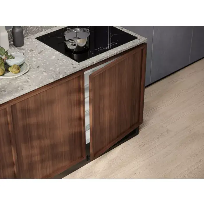 Electrolux LFB3AE82R встроенный комбинированный холодильник Photo 5