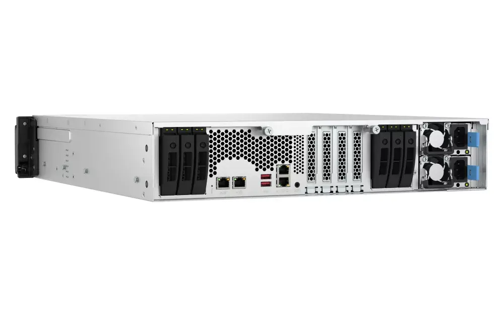 NAS QNAP TS-H3077AFU-R7-64G Photo 11