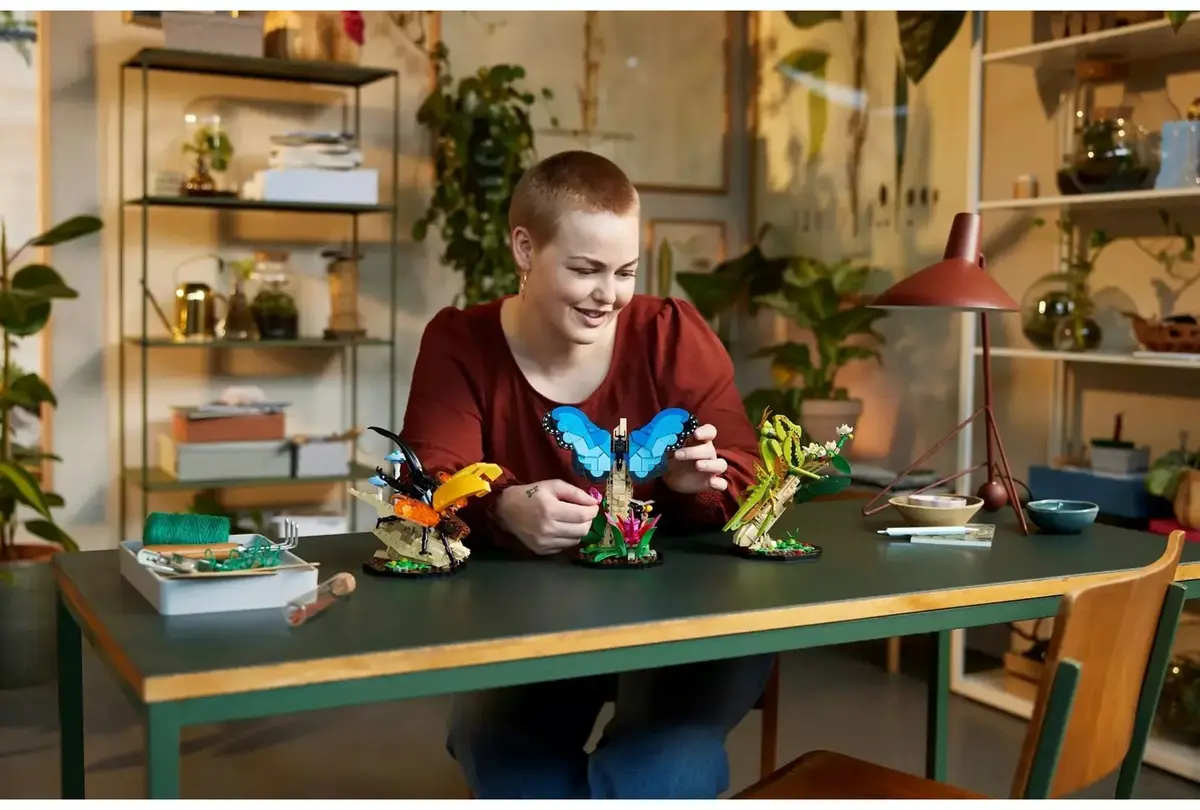 LEGO Ideas 21342 The Insect Collection set Photo 8