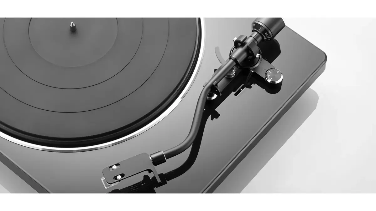 Denon DP-450USB Manual Belt-Drive Turntable Photo 3