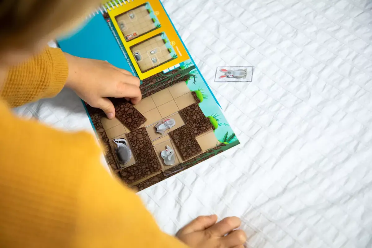 Board Game SmartGames Down The Rabbit Hole Photo 4
