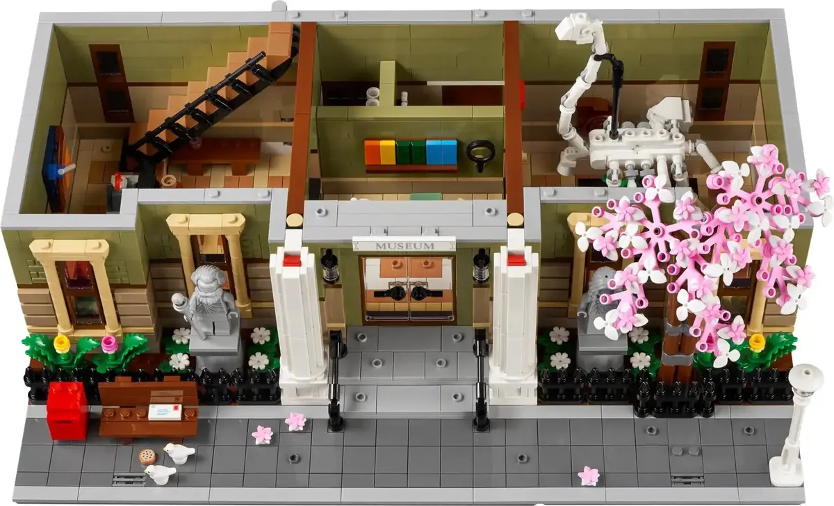 LEGO Icons Natural History Museum 10326 набор Photo 4
