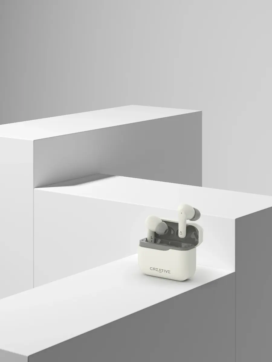 Creative Labs Zen Air Plus Wireless In-ear Headphones Photo 4