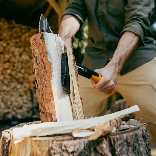 Aks FISKARS X14 Photo 17