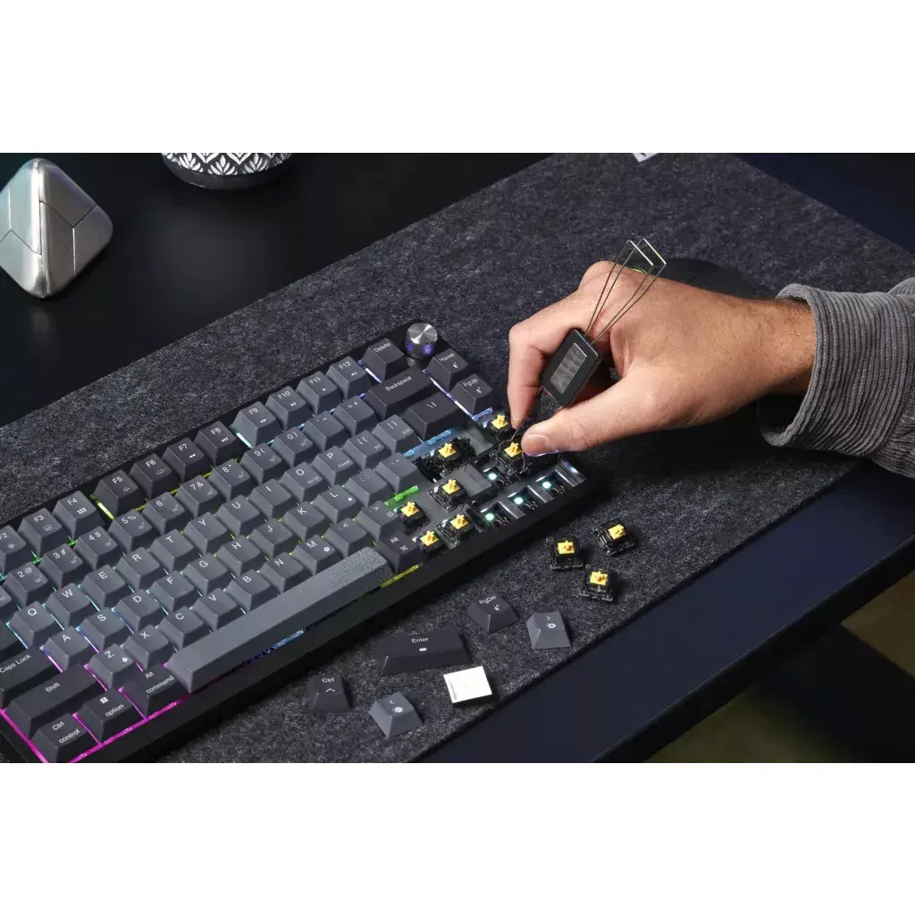 Механическая игровая клавиатура Corsair K65 PLUS WIRELESS Photo 3