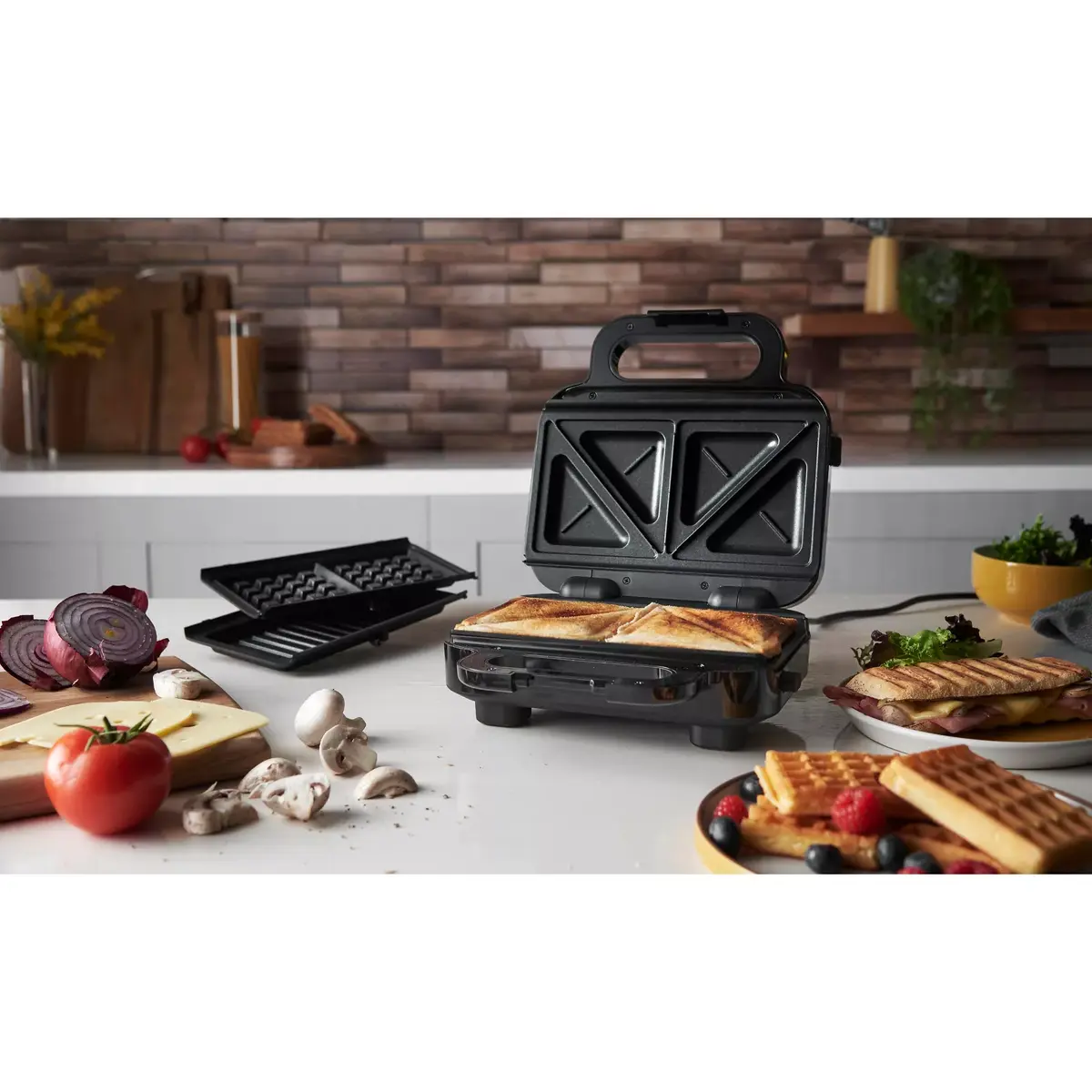 Russell Hobbs 26810-56 3-in-1 Sandwich and Waffle Maker Photo 11