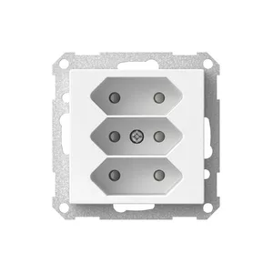 Розетка Schneider Electric WDE002679 3-местная 16А IP21 белая