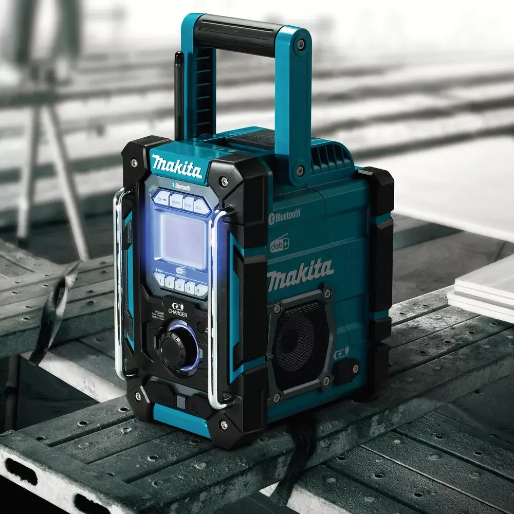 Makita DMR301 Портативное радио Photo 2