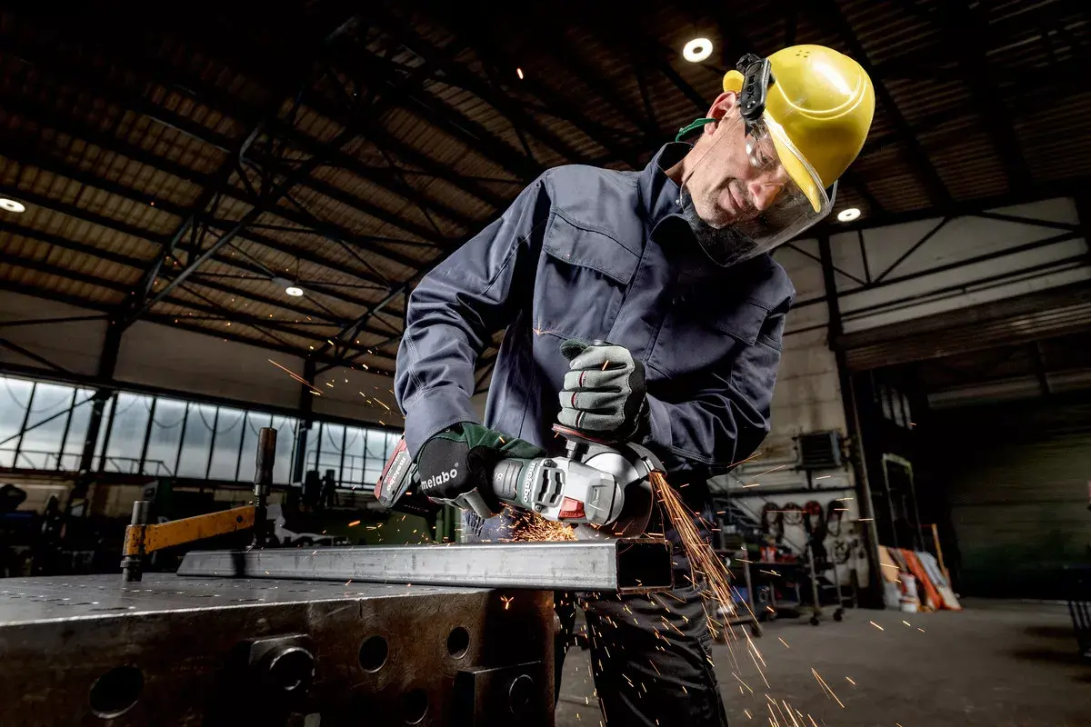 Аккумуляторная угловая шлифмашина Metabo 613052510 Photo 6